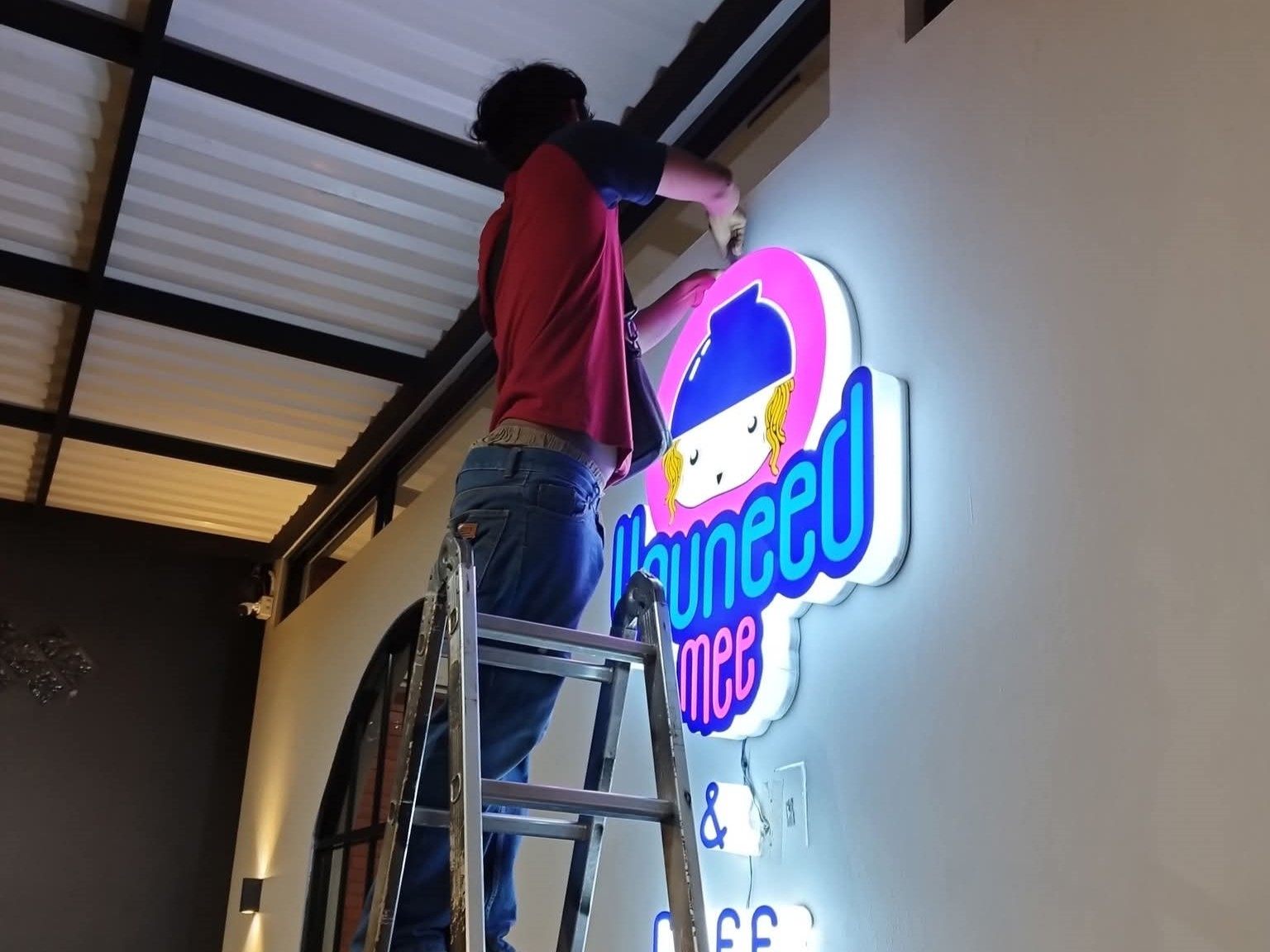 Contoh Signage 1